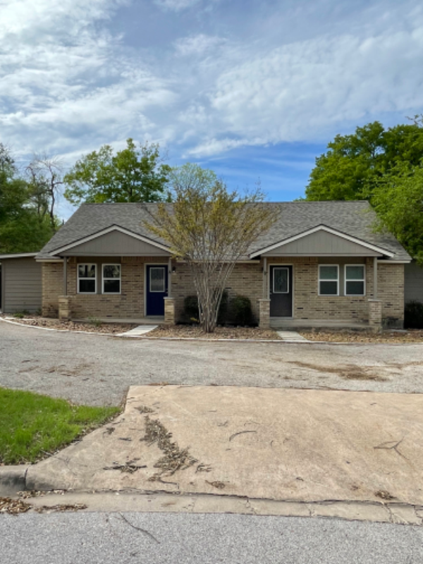 7002 Oak Meadow Cir #A - Photo 2 of 20