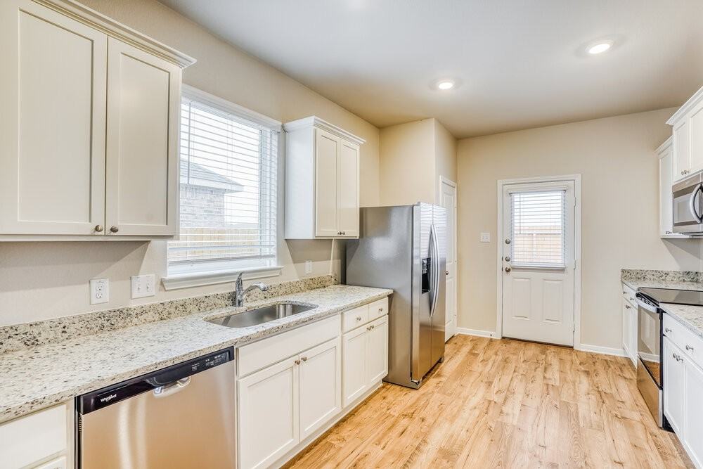 7527 Tipton Meadow Way - Photo 7 of 16