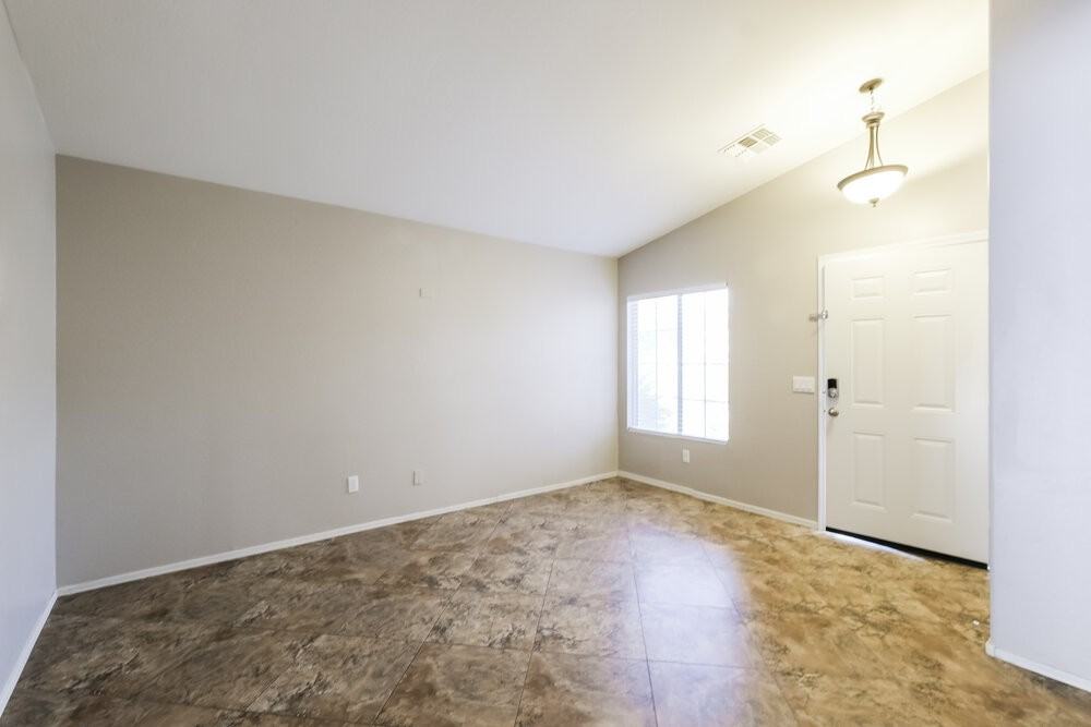 31318 N Shale Dr - Photo 4 of 16
