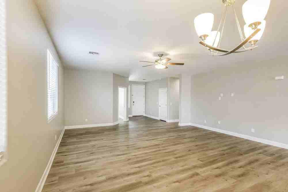 1820 W Paisley Dr - Photo 5 of 16