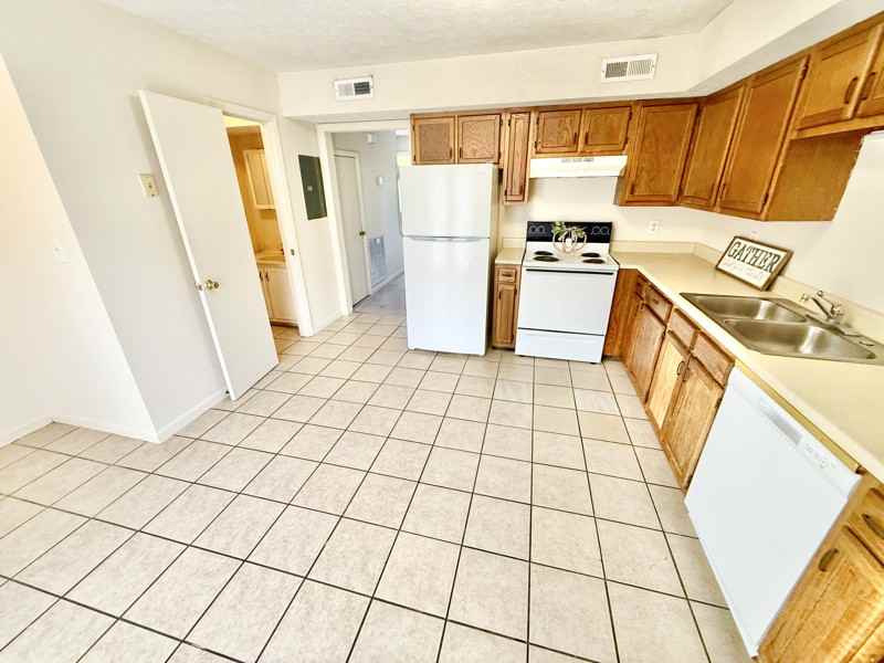 342 Old Gray Station Rd #B - Photo 6 of 11