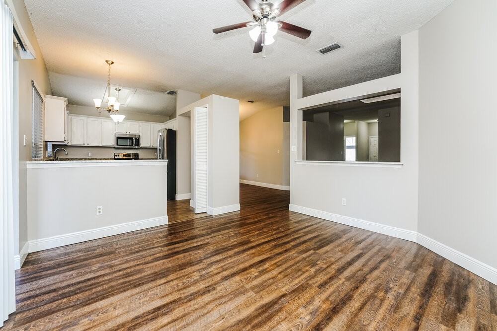 1809 Concord Dr - Photo 3 of 16