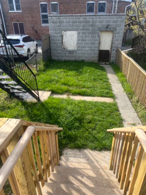 918 W King St 1st Fl #1 - Photo 6 of 9