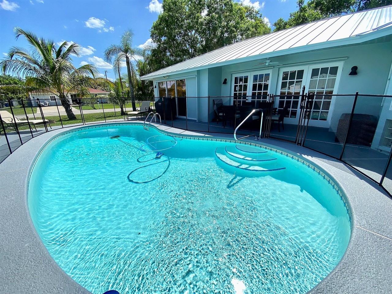 3051 Sw Earl St - Photo 5 of 20