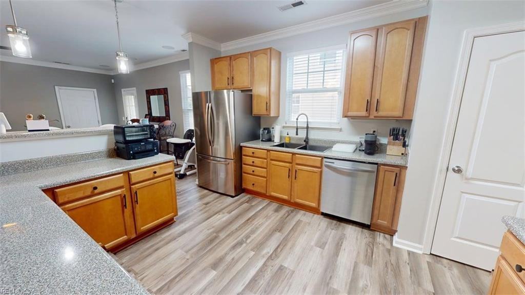 225 W Gilbert St #1 - Photo 4 of 9