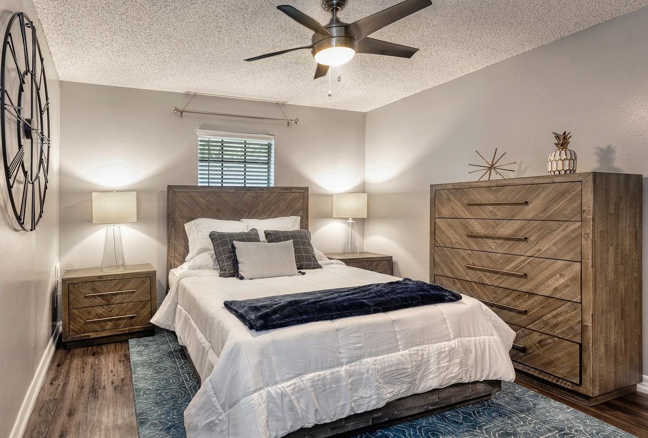 Sherwood Oaks - Photo 7 of 20