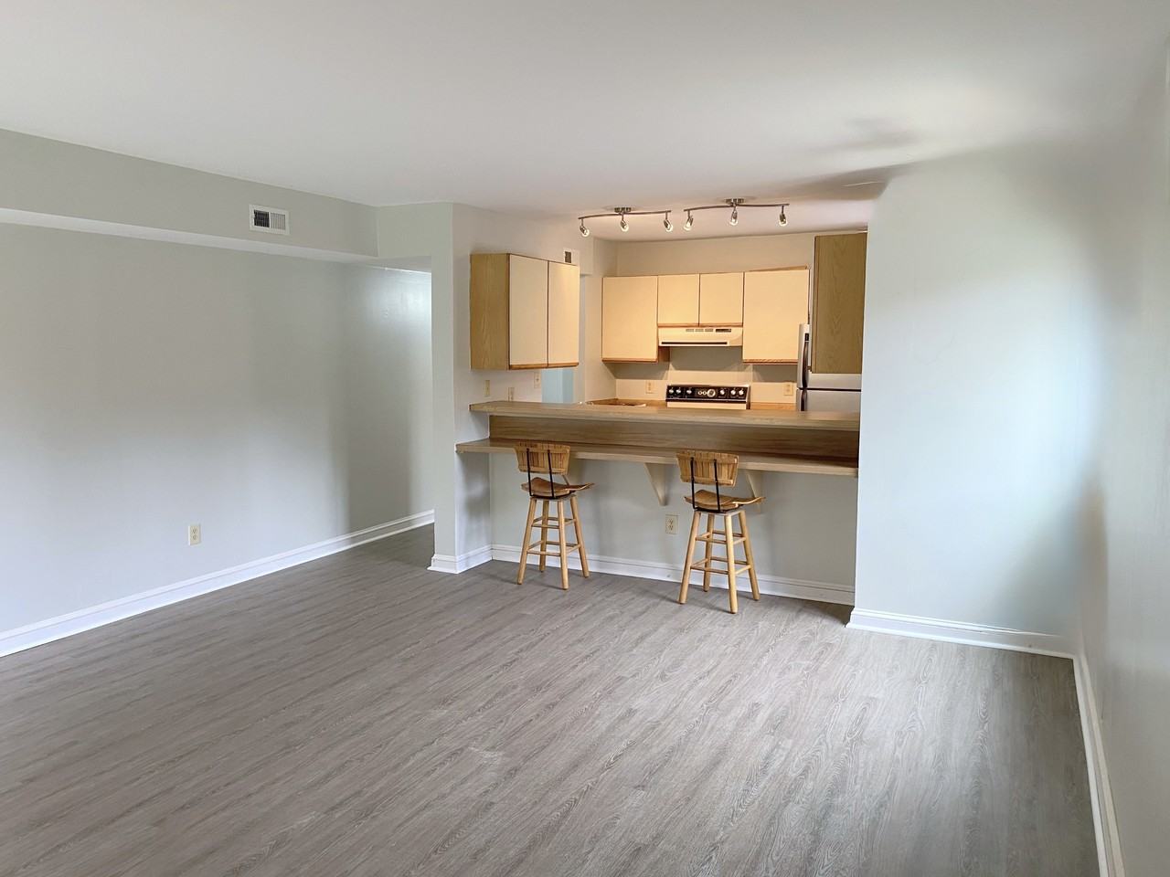 1000 Linden AvenueN110 #N110 - Photo 7 of 18
