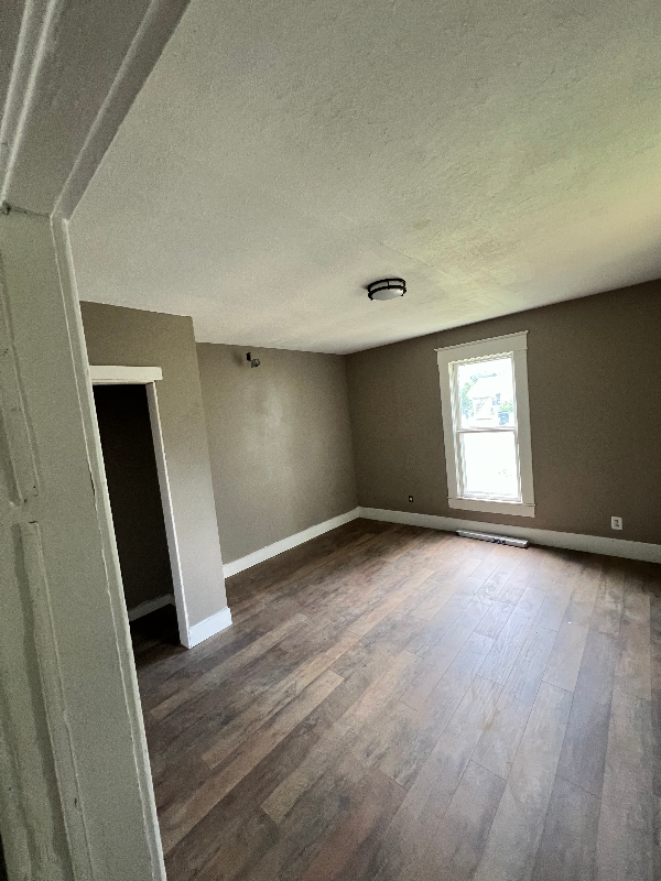 411 N Pottenger Ave - Photo 6 of 8