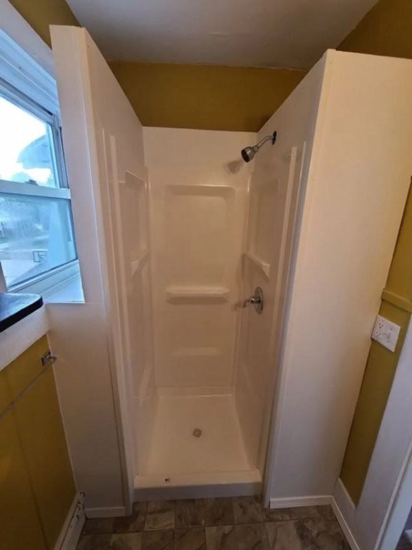 225 1/2 S East St - Photo 3 of 7