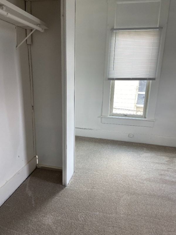 225 1/2 S East St - Photo 5 of 7