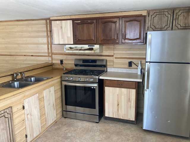 2500 W 24th St - Photo 4 of 8