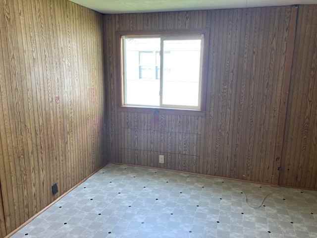 2500 W 24th St - Photo 5 of 8