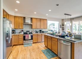 featured image of 1395 E 100th Ln