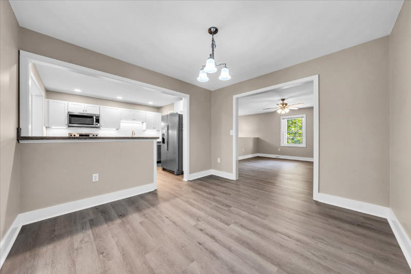 2637 Coachman Cir - Photo 3 of 20