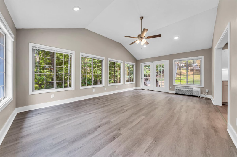 2637 Coachman Cir - Photo 4 of 20
