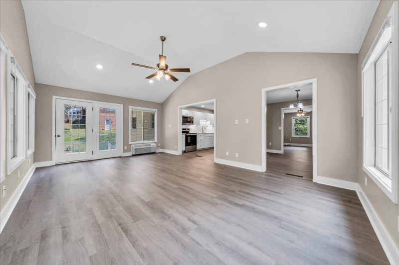 2637 Coachman Cir - Photo 5 of 20