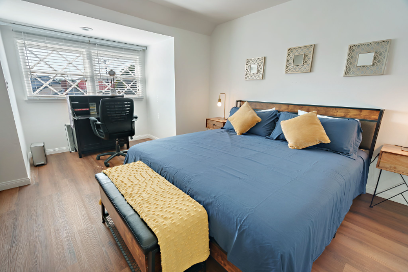 23502 Nicolle Ave - Photo 2 of 10