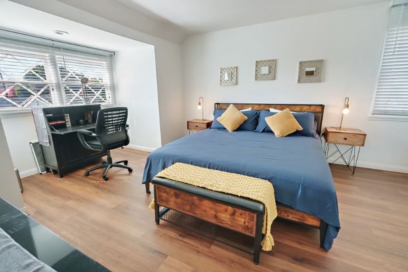 23502 Nicolle Ave - Photo 3 of 10