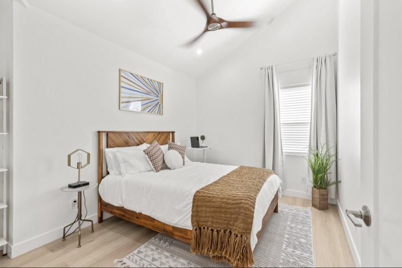 18809 Grambling Pl #1-2 - Photo 2 of 7