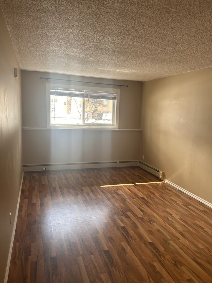 1013 Lansdowne Avenue - 103 - 103 #103 - Photo 2 of 8