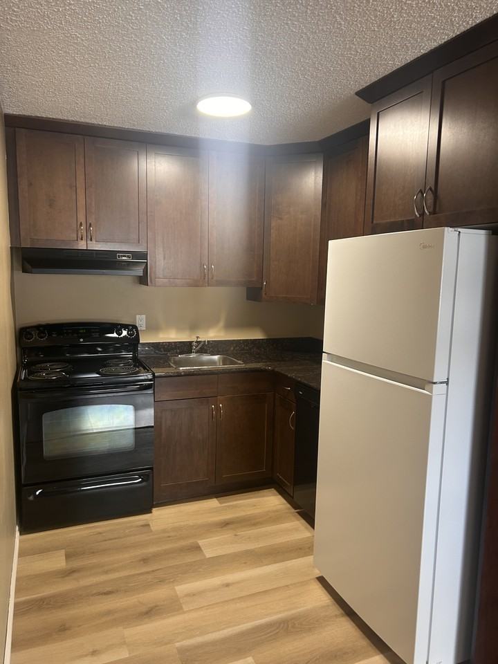 1013 Lansdowne Avenue - 103 - 103 #103 - Photo 3 of 8