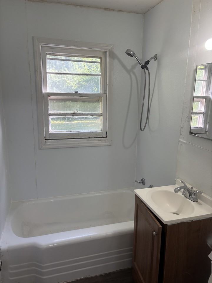 1827 E Mcfarland St #1 - Photo 4 of 11