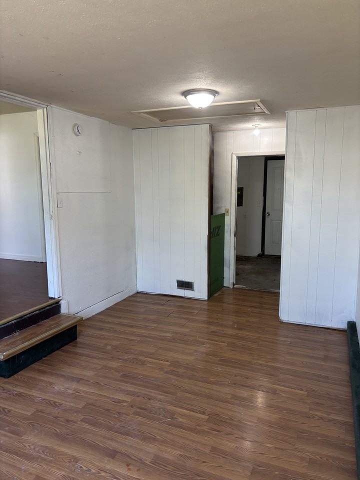 1827 E Mcfarland St #1 - Photo 5 of 11