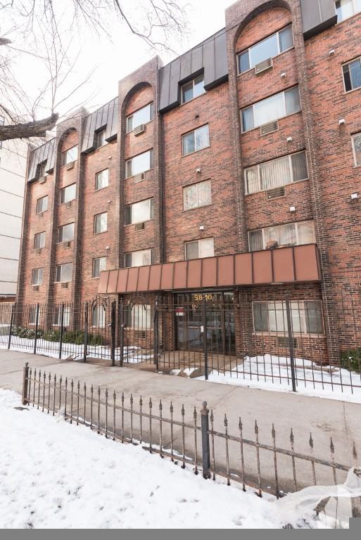 5820 N Sheridan Rd #507 - Photo 2 of 15