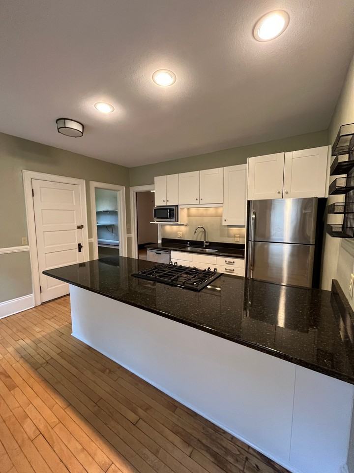 2649 N Humboldt Blvd - Photo 7 of 8