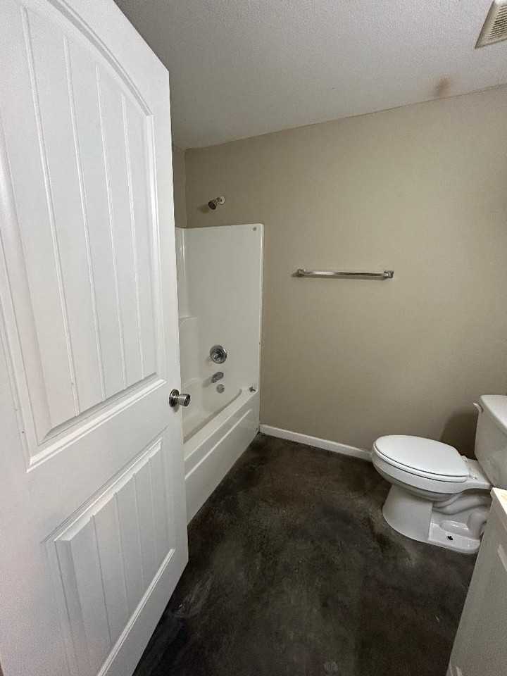 106 W Forrest St #B - Photo 5 of 10