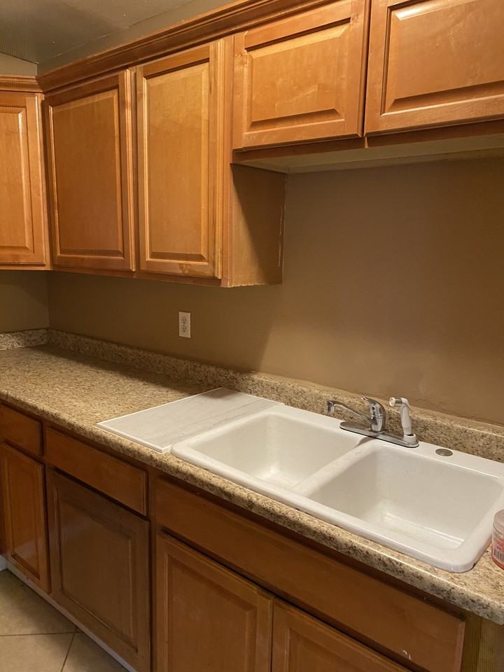 16510 Lakeshore Dr #1 - Photo 2 of 27