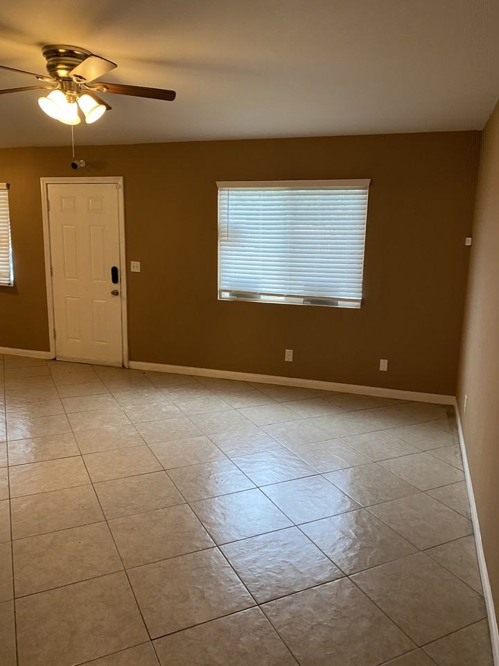 16510 Lakeshore Dr #1 - Photo 5 of 27