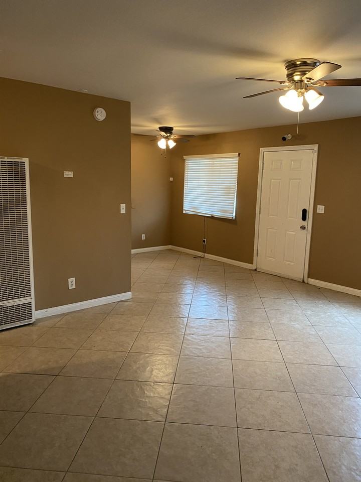 16510 Lakeshore Dr #1 - Photo 6 of 27