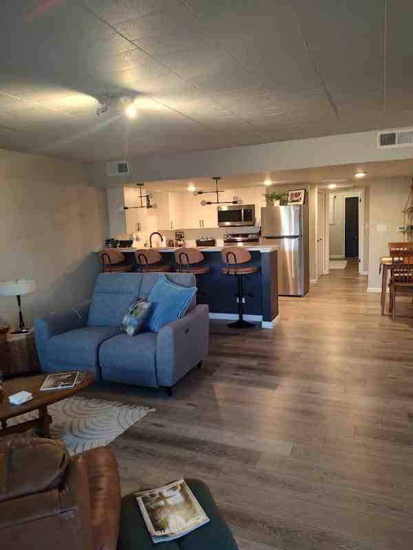 111 S Meldrum St #7 - Photo 4 of 16