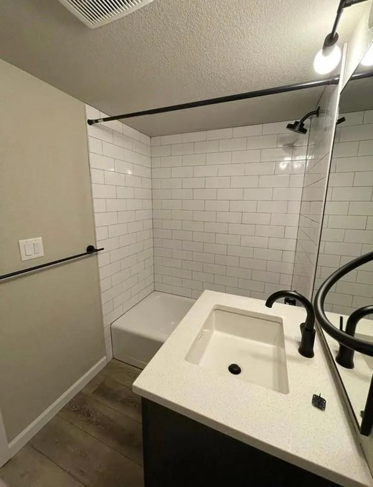 111 S Meldrum St #7 - Photo 5 of 16