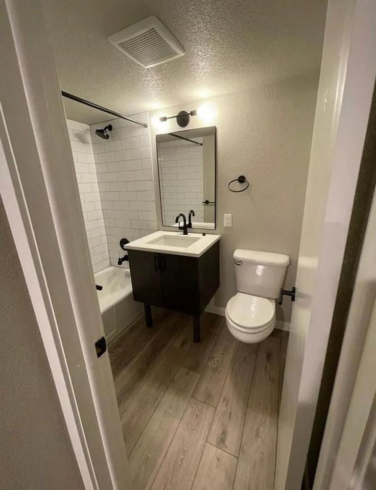 111 S Meldrum St #7 - Photo 6 of 16