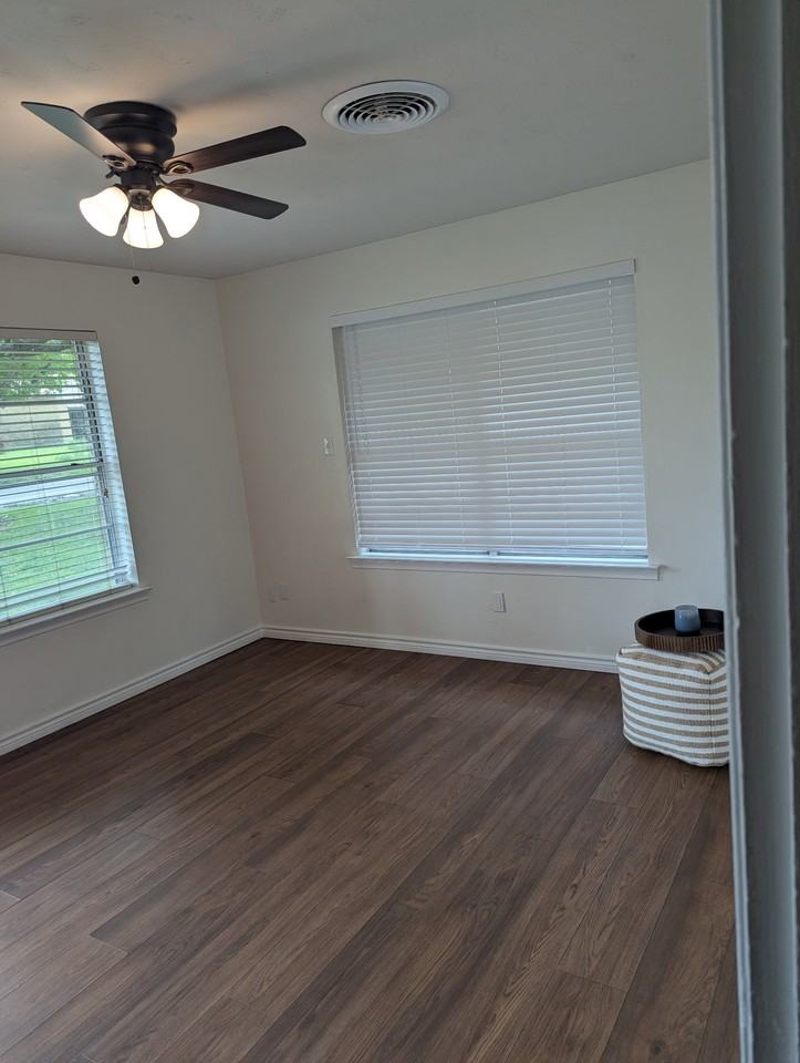 1311 N Morris St - Photo 3 of 22