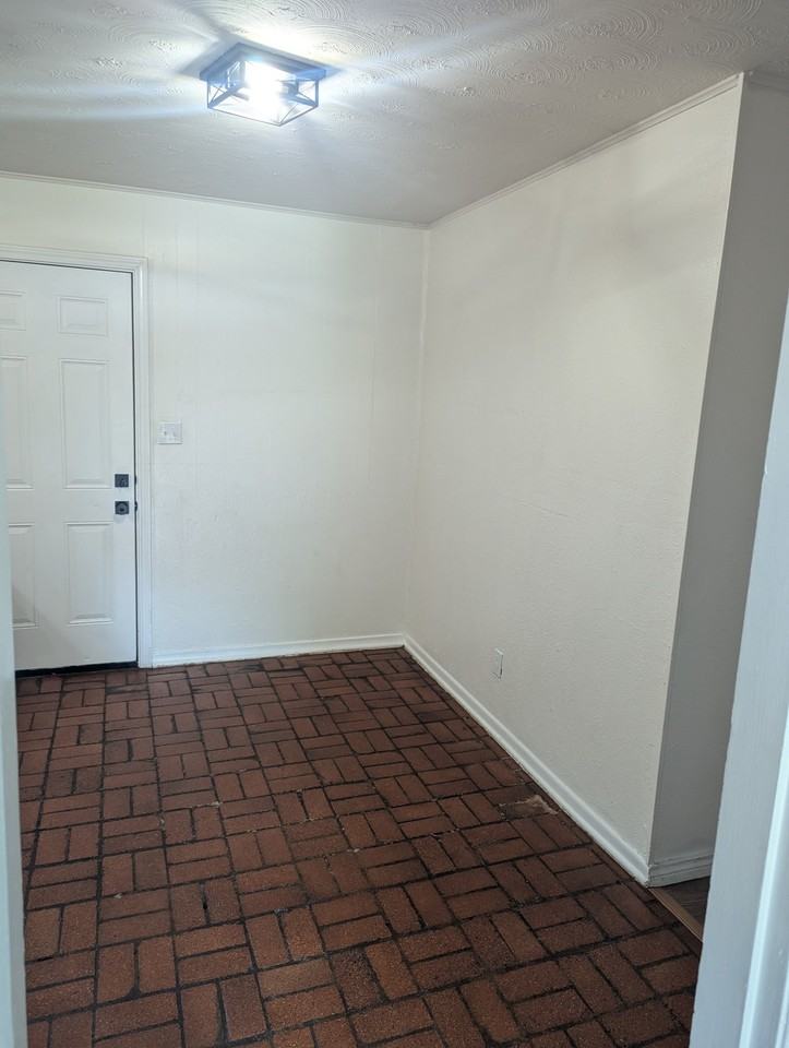 1311 N Morris St - Photo 7 of 22