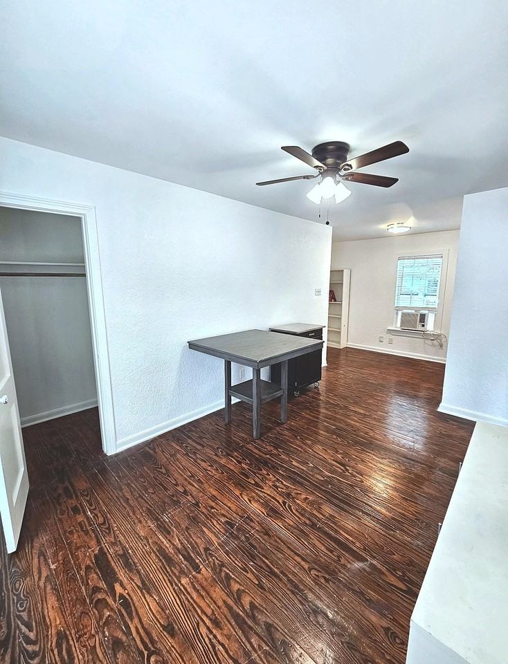 4305 Polk St - Photo 5 of 15