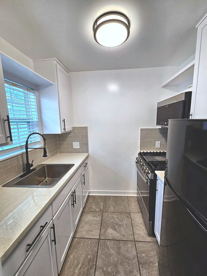 4305 Polk St - Photo 6 of 15