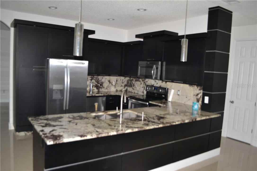 2507 Sand Arbor Cir #1 - Photo 5 of 10