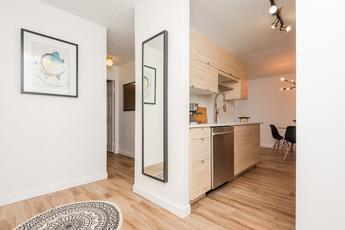 10125 109 Street Northwest - Photo 2 of 19