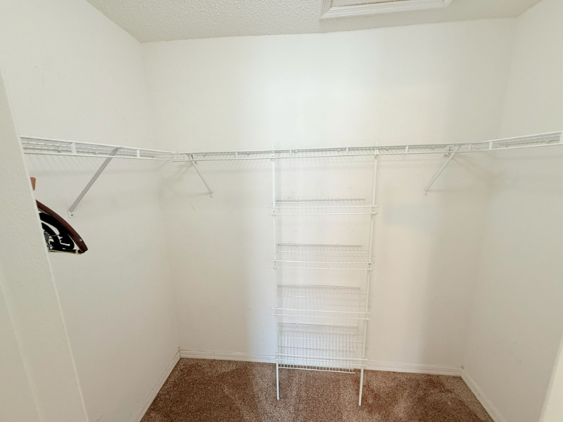 9917 Ashburn Lake Dr - Photo 3 of 9