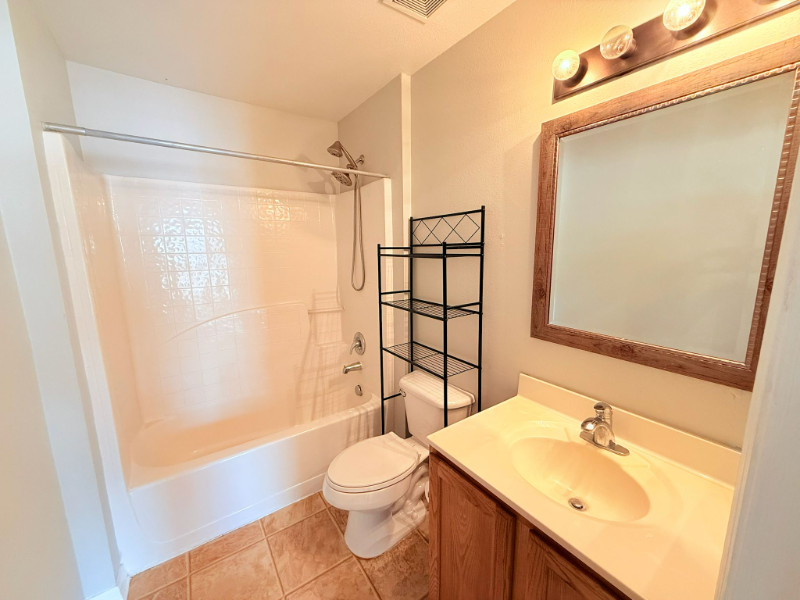 9917 Ashburn Lake Dr - Photo 4 of 9