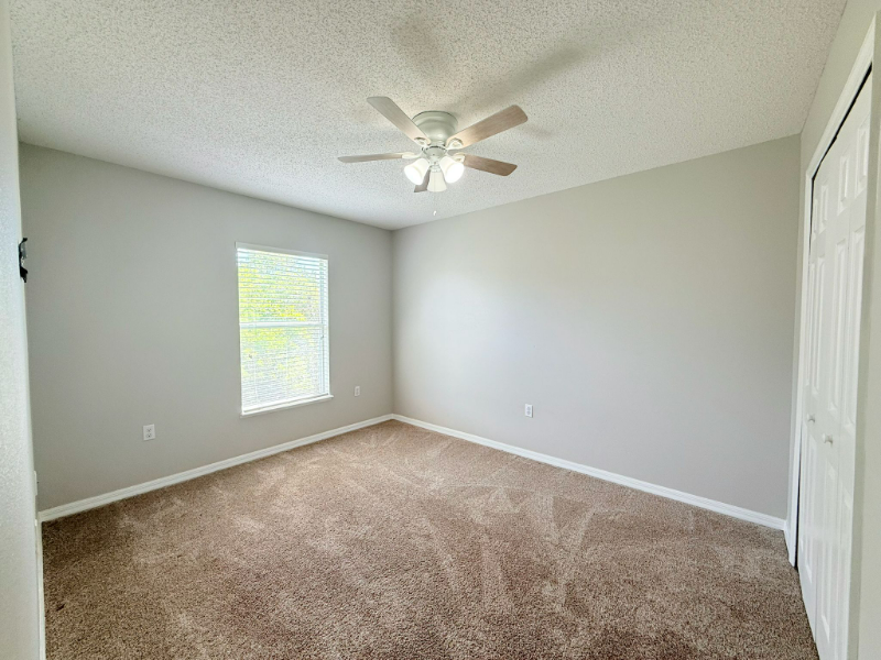 9917 Ashburn Lake Dr - Photo 5 of 9