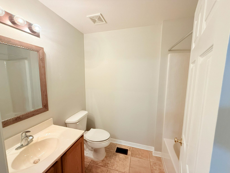 9917 Ashburn Lake Dr - Photo 7 of 9