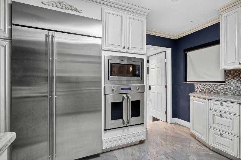 2701 Nw 21st Ave - Photo 2 of 7