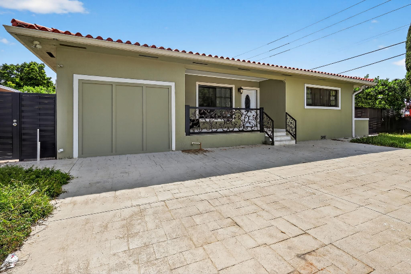 2701 Nw 21st Ave - Photo 3 of 7