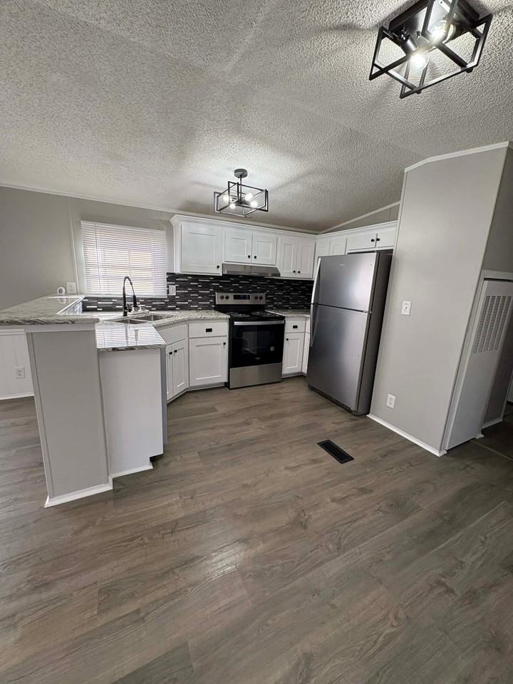 129 Madison St - Photo 2 of 11