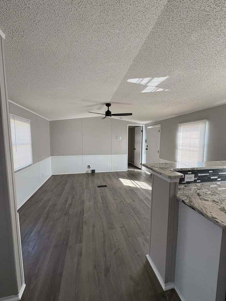 129 Madison St - Photo 5 of 11